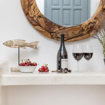 Katerina Roza - Heartfelt Hospitality In The Naxos City