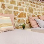 Katerina Roza - Heartfelt Hospitality In The Hotel apartamentowy 4*
