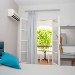 Katerina Roza - Heartfelt Hospitality In The Hotel apartamentowy Naxos City