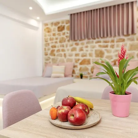 Aparthotel Katerina Roza - Heartfelt Hospitality In The Naxos City