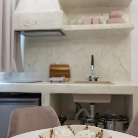 Katerina Roza - Heartfelt Hospitality In The Lejlighedshotel