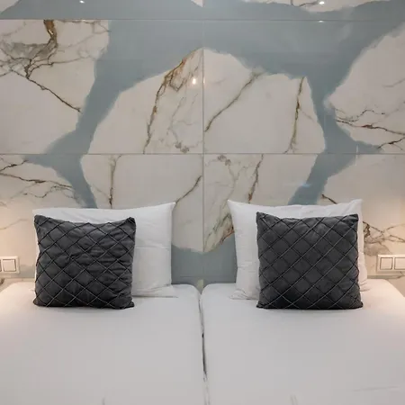 Katerina Roza - Heartfelt Hospitality In The 2* Naxos City
