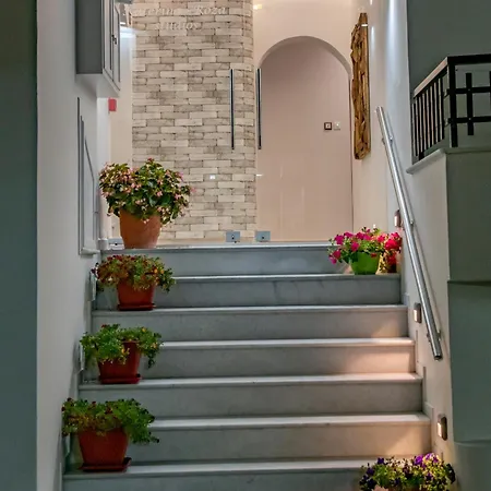 Katerina Roza - Heartfelt Hospitality In The Aparthotel 2*