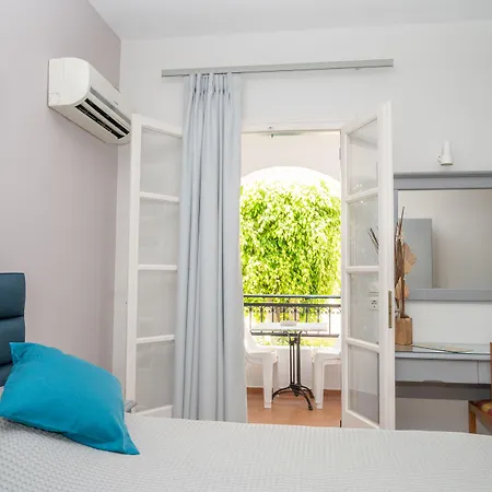 Katerina Roza - Heartfelt Hospitality In The Lejlighedshotel Naxos City