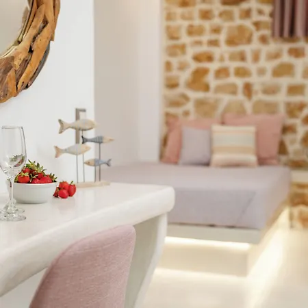 Katerina Roza - Heartfelt Hospitality In The Naxos City